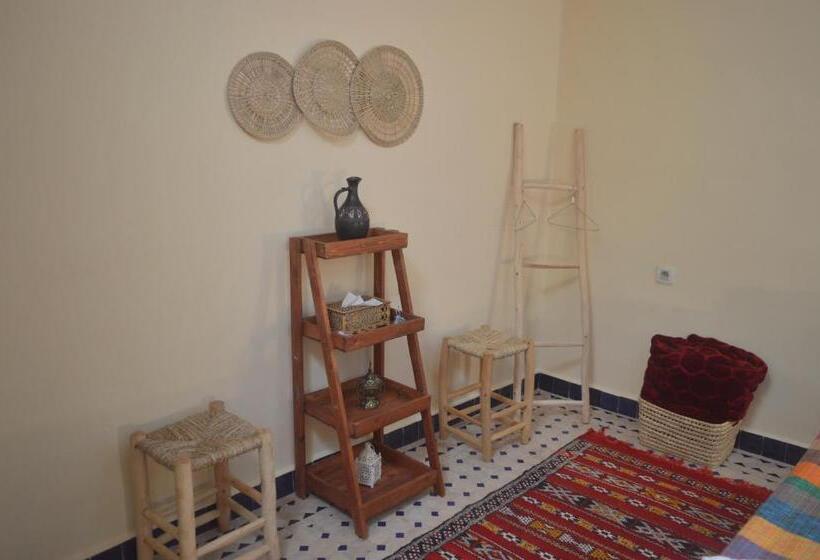 اتاق استاندارد با تراس, Riad Noor Medina