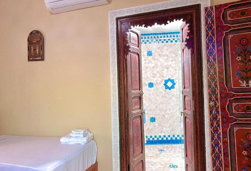 اتاق استاندارد با تراس, Riad Noor Medina