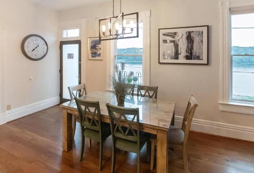 1 Bedroom Apartment Lake View, Historic New Richmond Ohio Riverfront