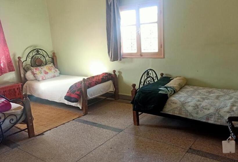 اتاق استاندارد چهار تخته, Hôtel Hicham