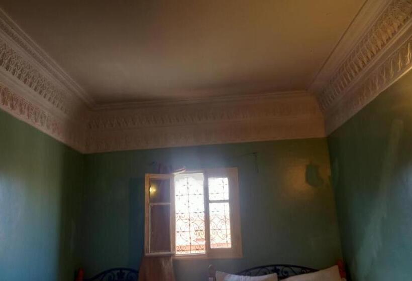اتاق چهار تخته با دستشویی مشترک, Hôtel Hicham
