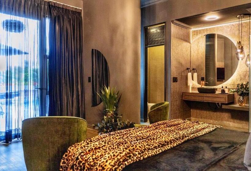 جناح مطلّ علي حمام السباحة, Osvé Boutique Cali