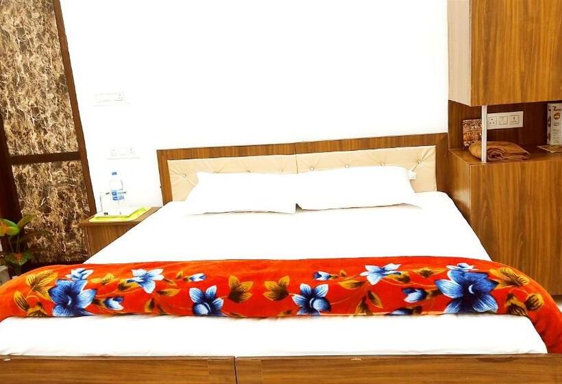 اتاق لوکس با تخت بزرگ, The Paradise Suites    Studios    High Rated Rooms In Area
