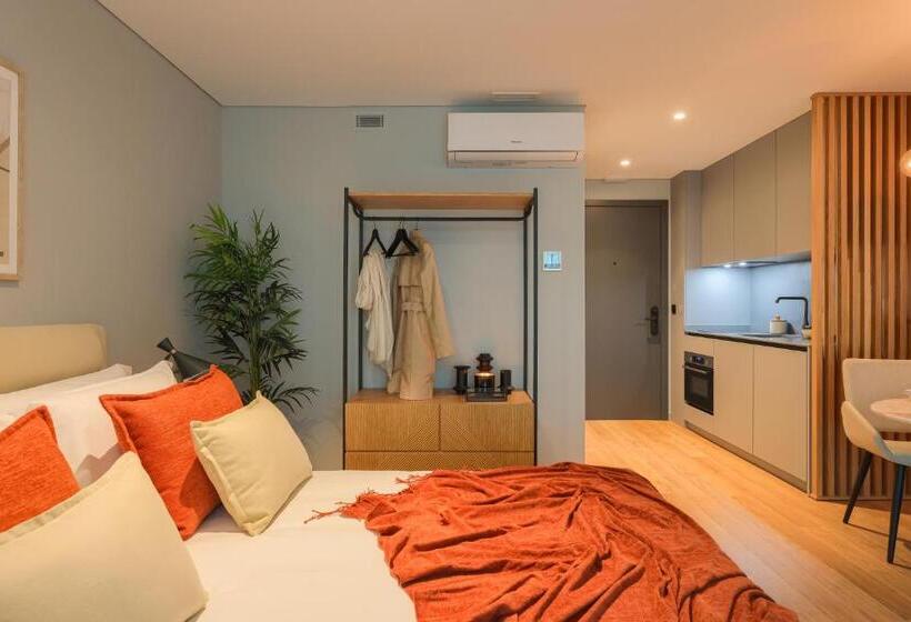 استودیو استاندارد با بالکن, Nôma Living Icon Apartments