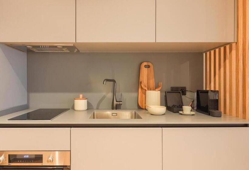 استودیو استاندارد با بالکن, Nôma Living Icon Apartments