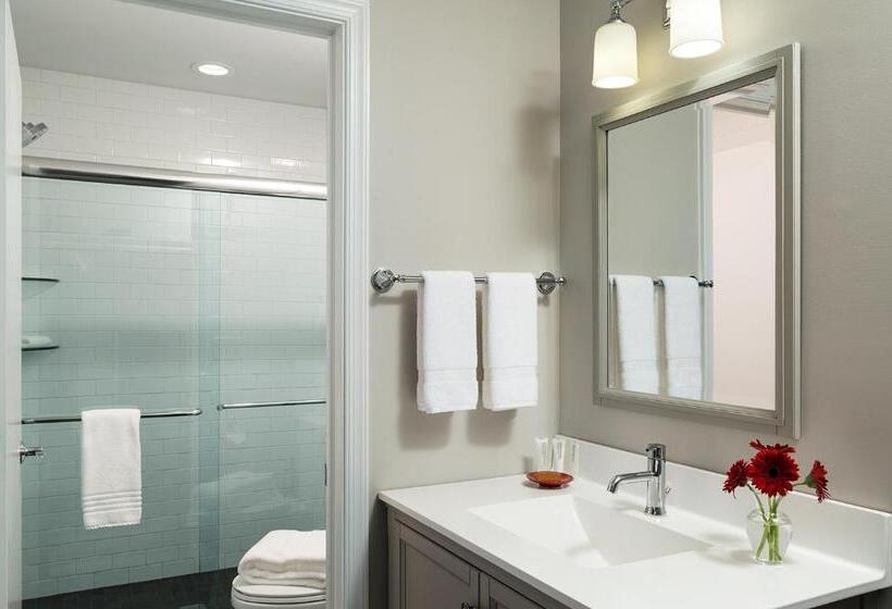 Номер Deluxe Кровать Кинг, Silver Birches Resort