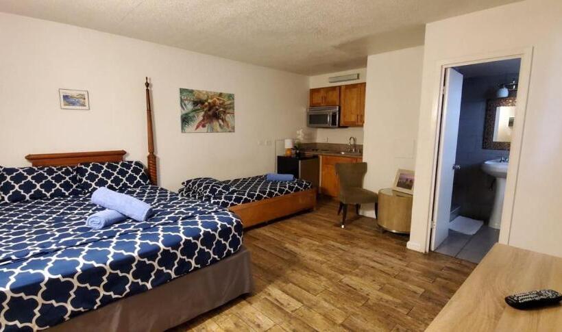 디럭스 트리플 룸, The Beach Waikiki Boutique Hostel