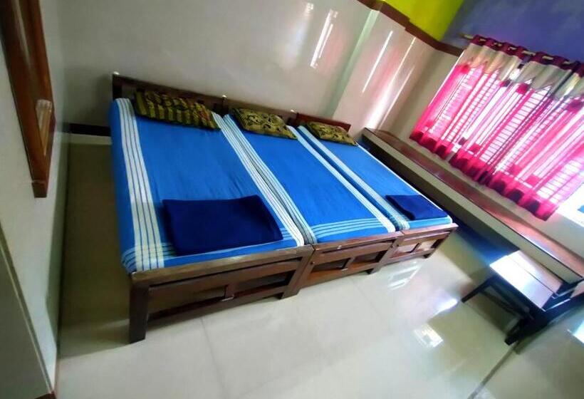 Трежместный Номер Economy, Chitramoola Tourist Home   Opp Temple Only 20 M