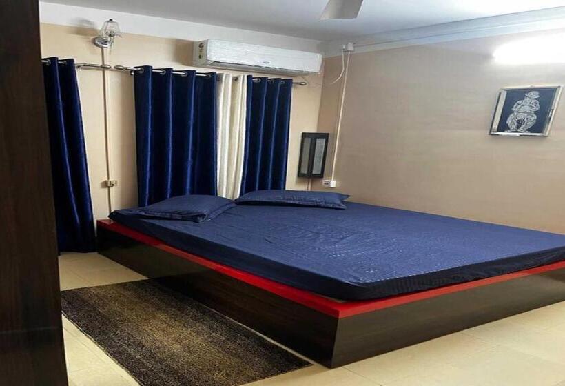 اتاق کلاسیک سه تخته, Oyo Ganapati Bhawan Homestay