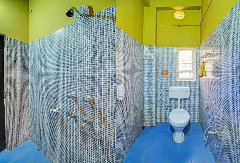 اتاق لوکس سه تخته, Oyo Ganapati Bhawan Homestay