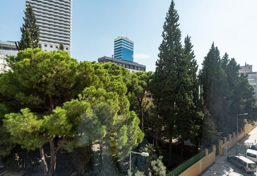 Полулюкс, Ibos Hotels Izmir Alsancak