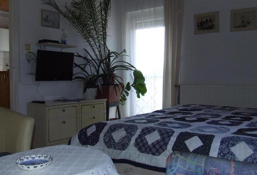 Номер Стандарт с Балконом, Czanek Apartman