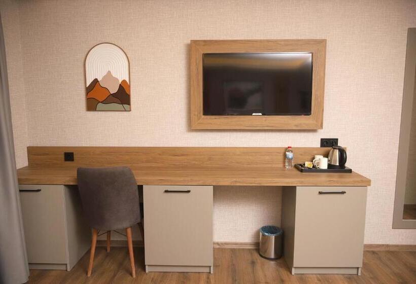 سوییت لوکس, Rush Hotel Tokat