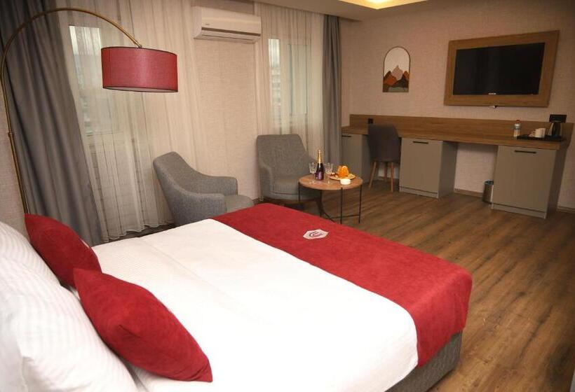 سوییت لوکس, Rush Hotel Tokat