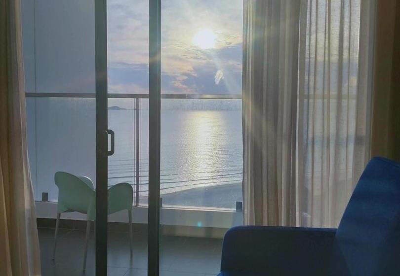 اتاق لوکس با تخت بزرگ, Sea View Cam Ranh Beach Resort Nha Trang Near The Airport