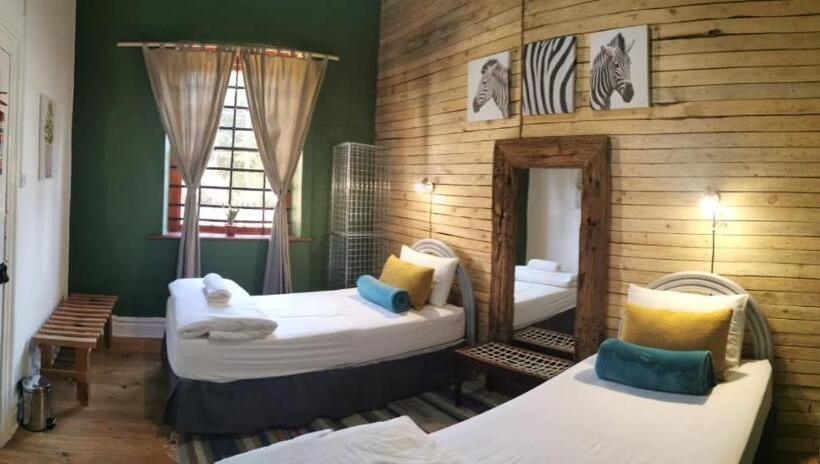 스탠다드 룸 공동 욕실, Uthando Backpackers Lodge