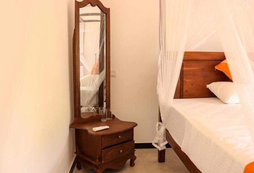 اتاق لوکس با بالکن, Welcome Inn Mirissa