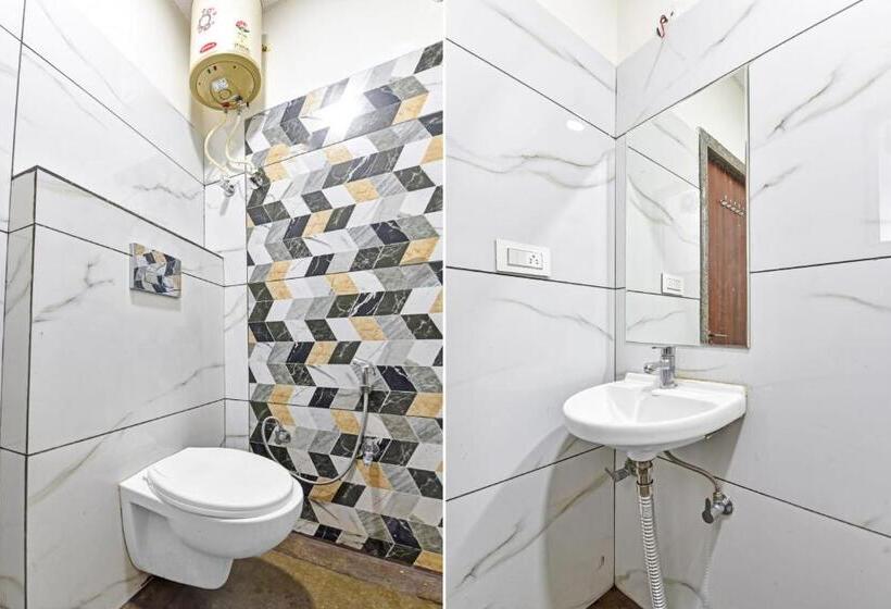 اتاق کلاسیک سه تخته, Collection O 70296 Hotel Sarover