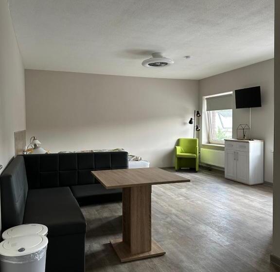 スタンダードスタジオ, Monteur Zimmer Bad Bentheim