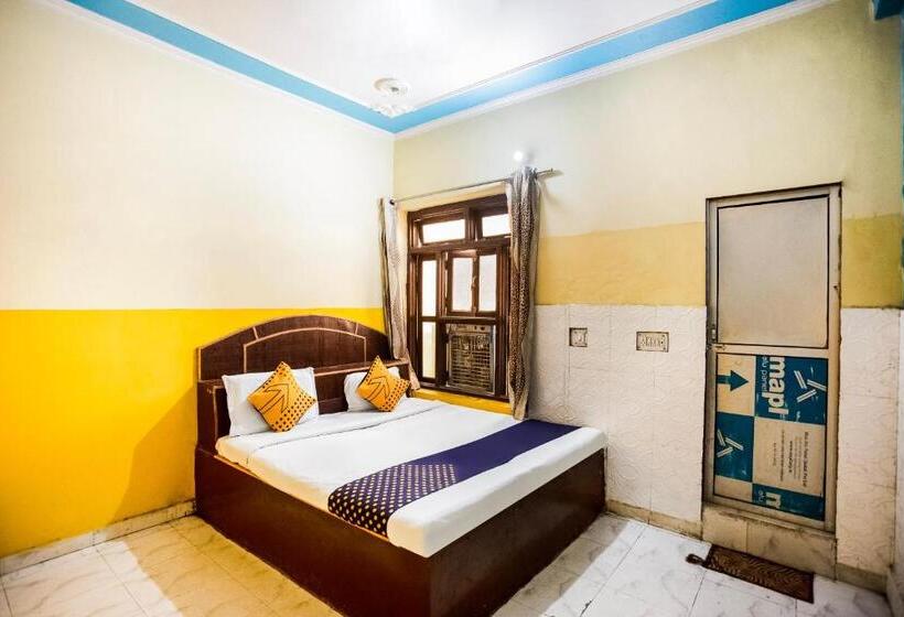 Трехместный Номер Классика, Oyo Shri Neelkanth Hotel & Restaurant