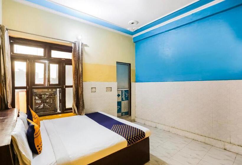 Трехместный Номер Классика, Oyo Shri Neelkanth Hotel & Restaurant