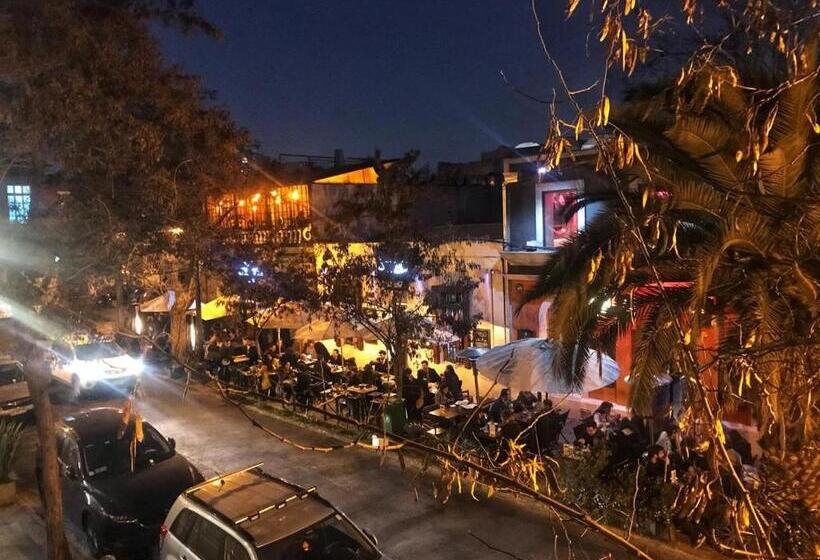 اتاق استاندارد با سرویس بهداشتی مشترک, Wild Bellavista Hostel