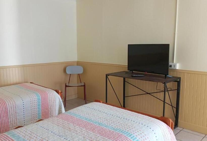 Номер Стандарт, Hostal Amunategui