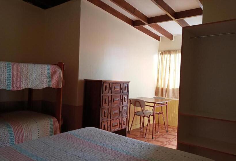 Четырехместный Номер Стандарт, Hostal Amunategui