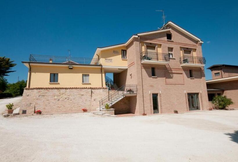 Номер Стандарт, Agriturismo Il Crinale