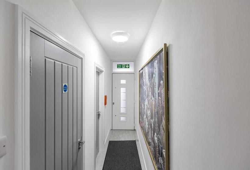 Апартаменты 1 Спальня, Pembroke Heights