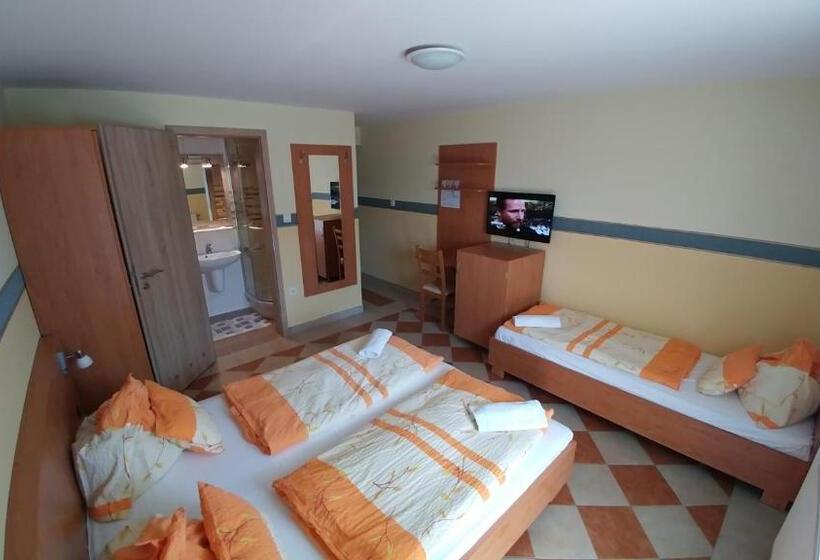 اتاق استاندارد سه نفره, Green Guesthouse Balatonfüred