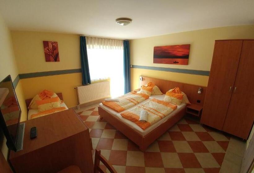 اتاق استاندارد سه نفره, Green Guesthouse Balatonfüred