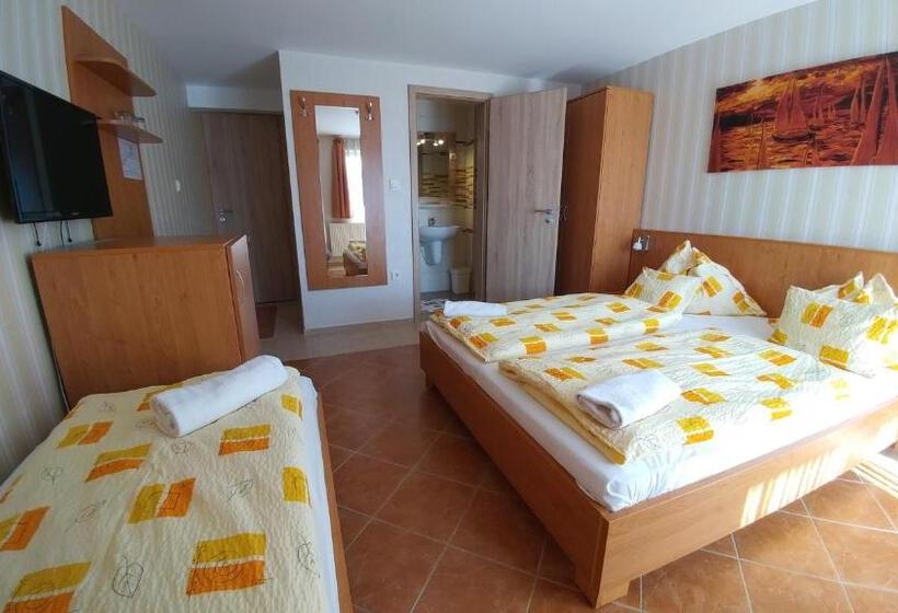 اتاق استاندارد سه نفره, Green Guesthouse Balatonfüred