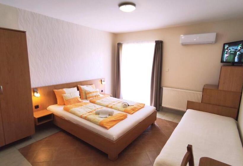 اتاق استاندارد سه نفره, Green Guesthouse Balatonfüred