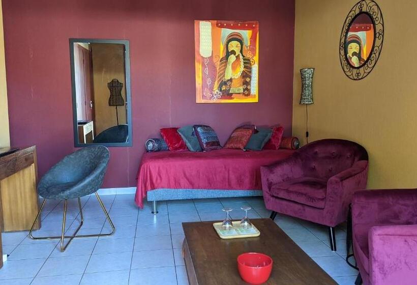 سوییت, Villa Serena   Piscine, Tennis   Plage Sable 700m