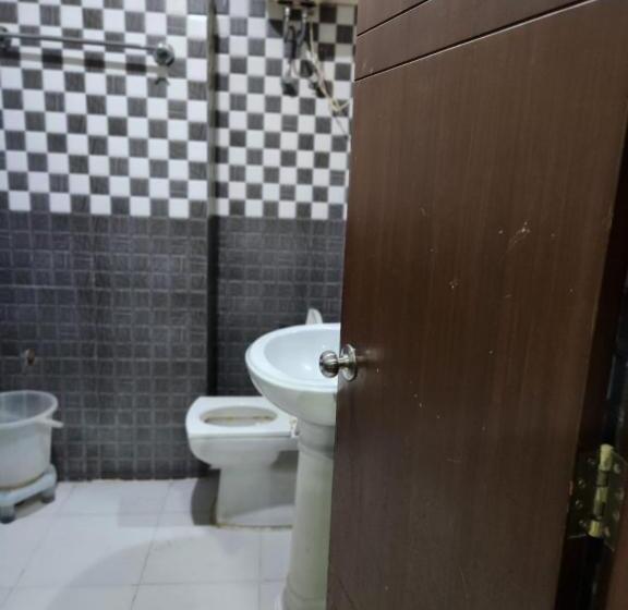 اتاق استاندارد با تخت بزرگ, Iby
