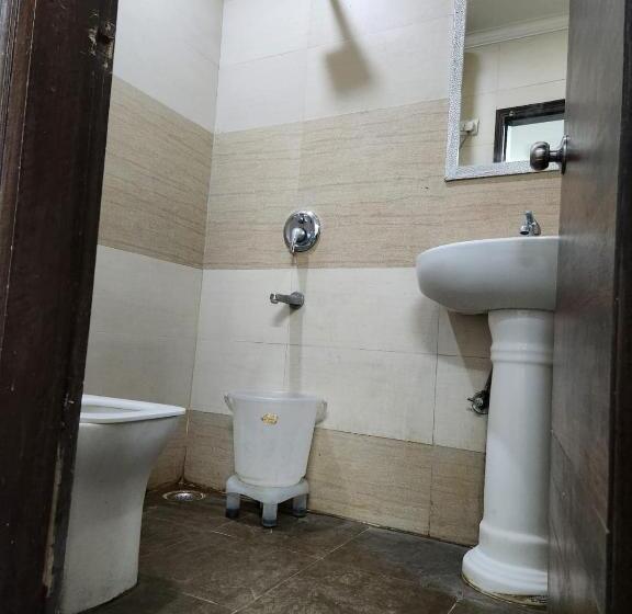 اتاق استاندارد با تخت بزرگ, Iby