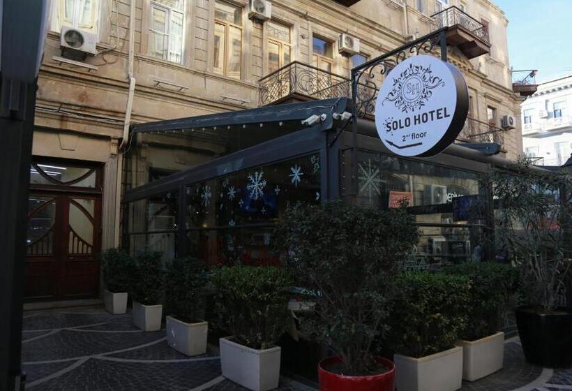 带阳台的三人标准间, Solo Boutique
