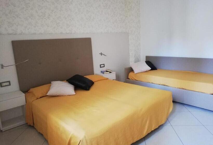 Habitación Triple Clásica, B&b Metropols Sottomarina