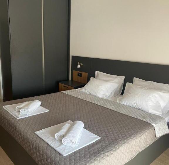 اتاق استاندارد سه نفره, Elia Hotel Residence