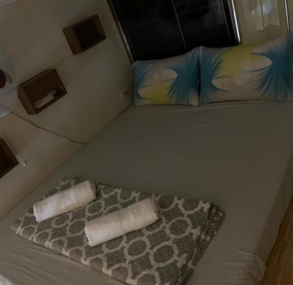 اتاق خانوادگی, H&m One Palmtree Villas