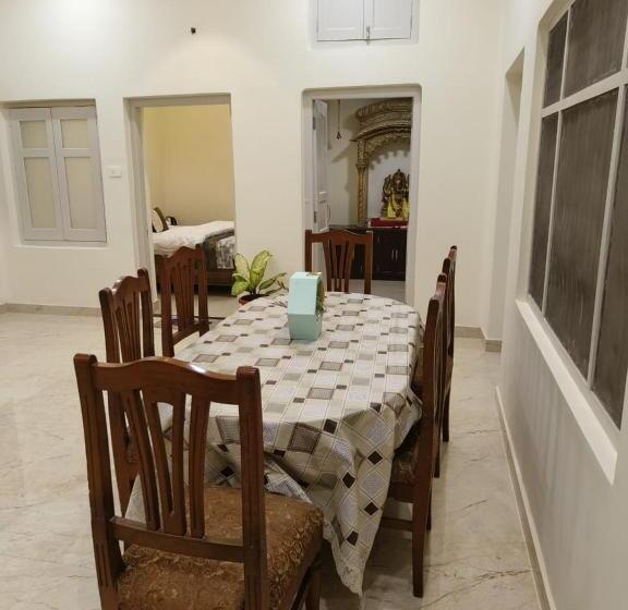 Номер Superior, Heritage Haveli Varanasi