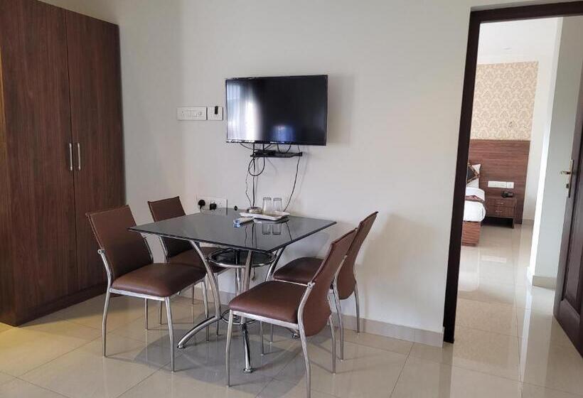 Family Suite, Le Malabar Hotel Near Kims Al Shifa Hospital