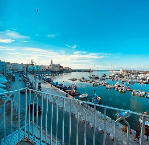 اتاق سوپریور چهار تخته, B&b Suite Home Trani Port View
