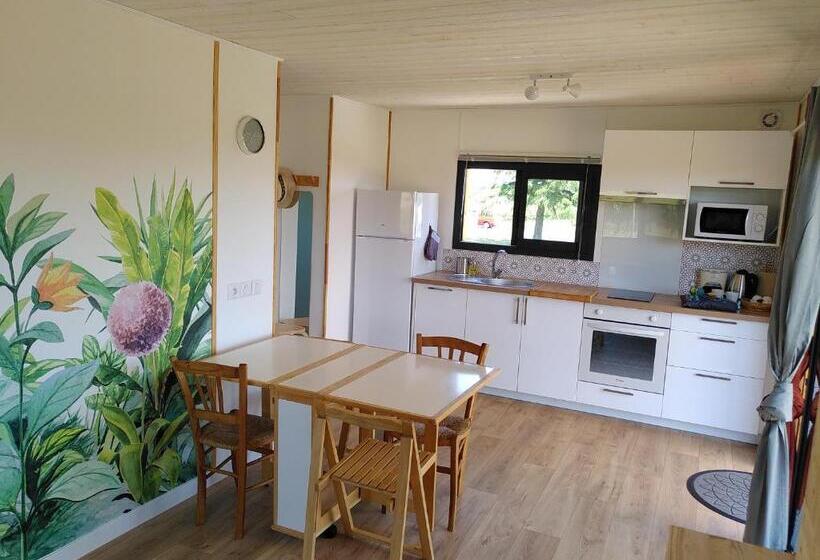 Семейное Студио, Maison Sur Pilotis