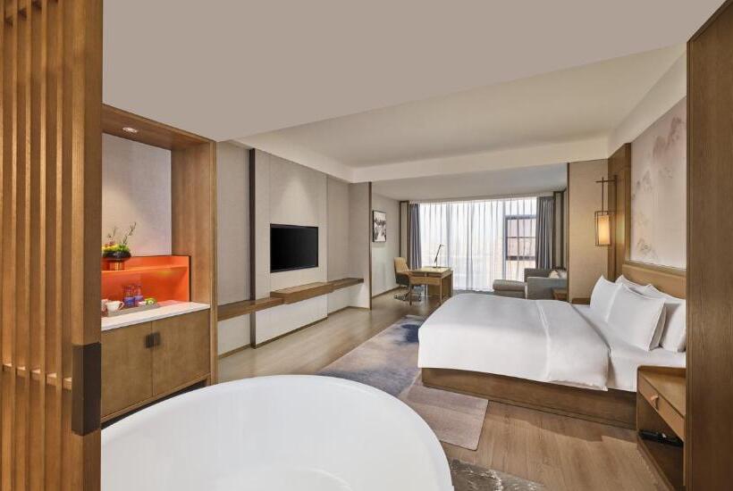 キングサイズベッドのジュニアスイート, Crowne Plaza Chengdu Wuhou, An Ihg