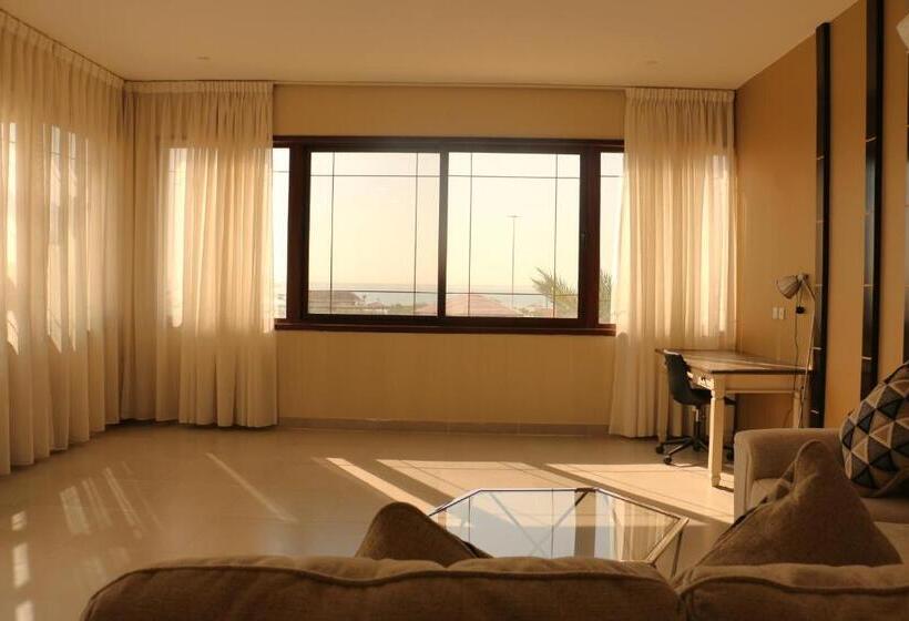 جناح, L Azure Beach Resort