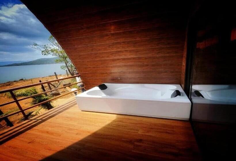 Люкс Повышенной Комфортности, Samadhan Lake Side Resort Maval