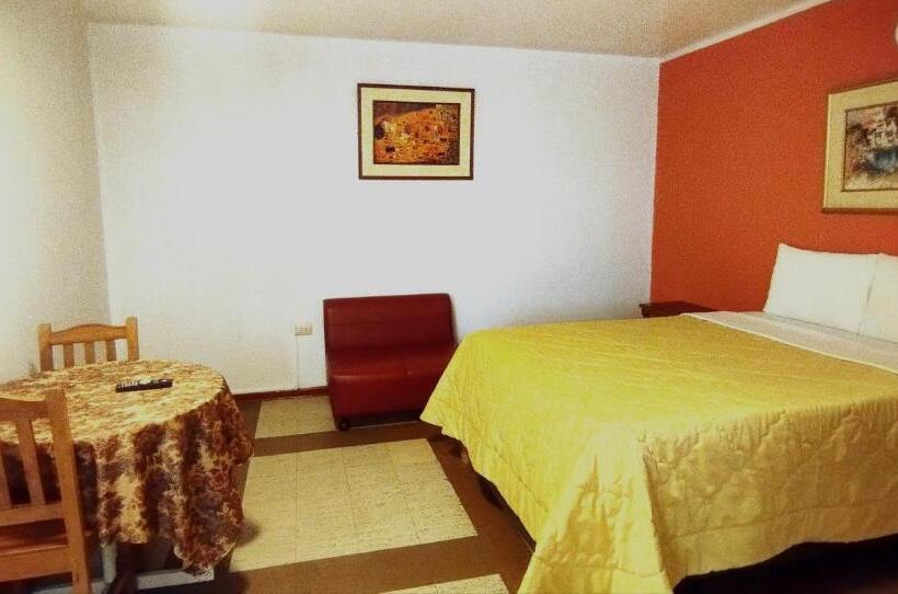 اتاق استاندارد یک نفره, Yañez Inn