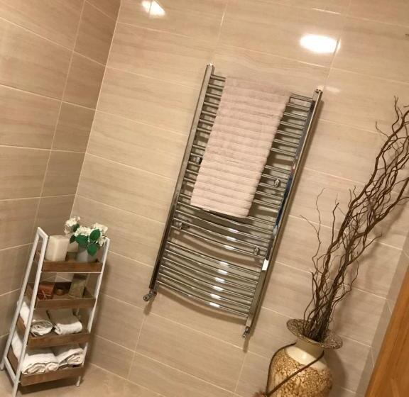 Номер Стандарт, Laithreach Briuin B&b W23e0h9